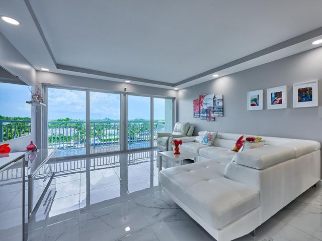 2611 N Riverside Drive 606, Pompano Beach, FL 33062