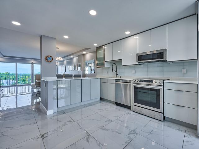 2611 N Riverside Drive 606, Pompano Beach, FL 33062
