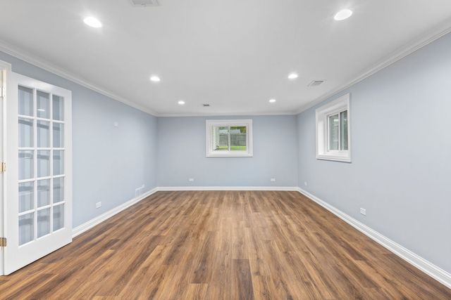 223 Kenloch Avenue, Libertyville, IL 60048