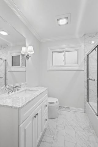 223 Kenloch Avenue, Libertyville, IL 60048