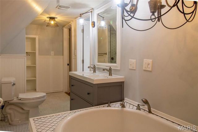 2940 Kincaid Avenue, St Louis, MO 63114