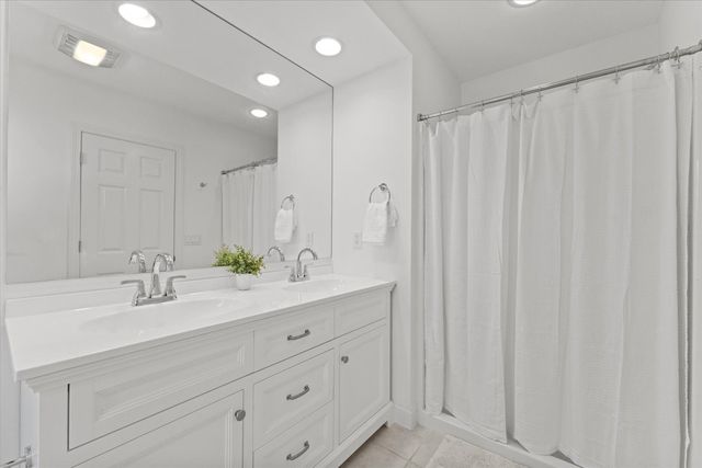 2 Berrywood Ct 2, Bourne, MA 02532