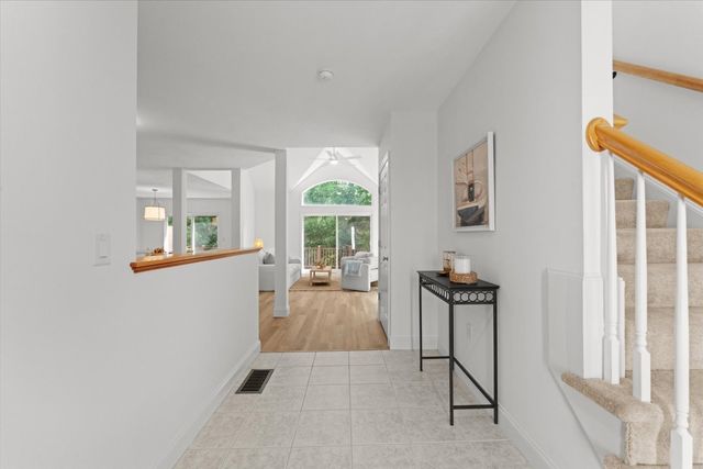 2 Berrywood Ct 2, Bourne, MA 02532