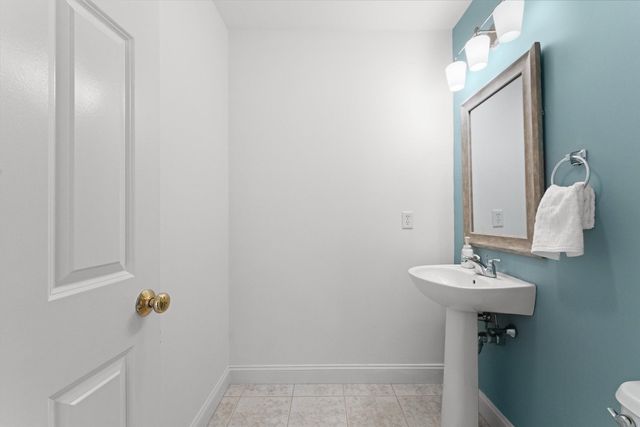 2 Berrywood Ct 2, Bourne, MA 02532