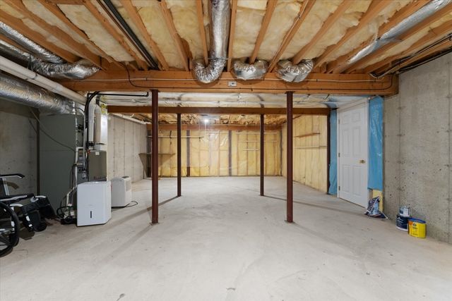2 Berrywood Ct 2, Bourne, MA 02532