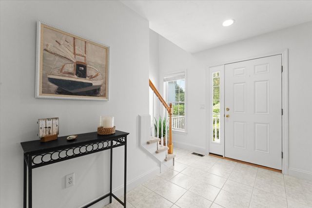 2 Berrywood Ct 2, Bourne, MA 02532