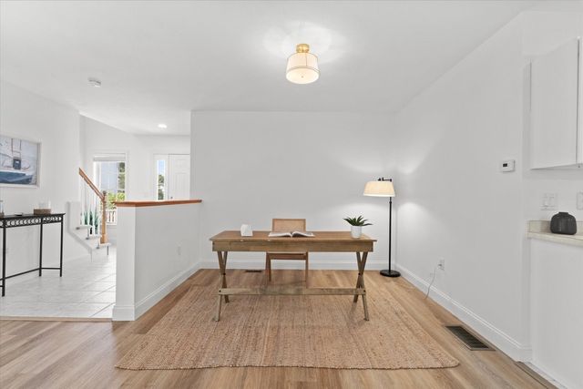 2 Berrywood Ct 2, Bourne, MA 02532