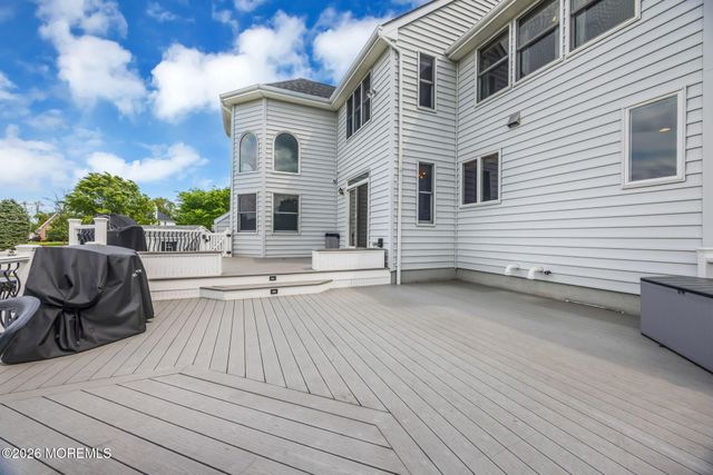27 Hanging Rock Road, Freehold, NJ 07728