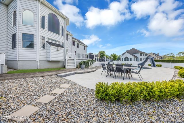27 Hanging Rock Road, Freehold, NJ 07728