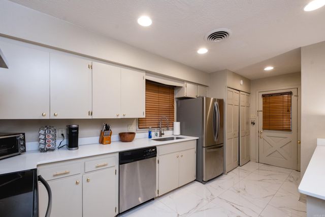 623 Choctaw Circle, Little Rock, AR 72205