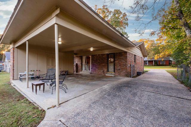 623 Choctaw Circle, Little Rock, AR 72205