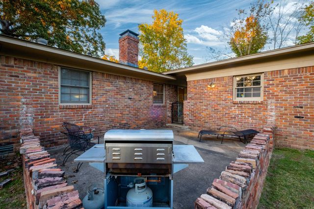 623 Choctaw Circle, Little Rock, AR 72205