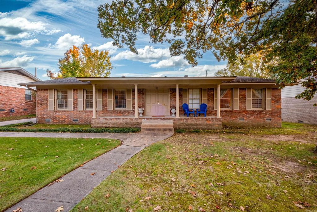 623 Choctaw Circle, Little Rock, AR 72205