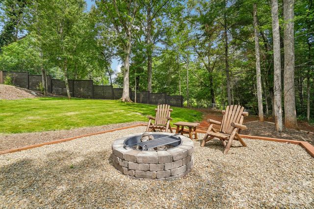 236 Glazener Road, Brevard, NC 28712