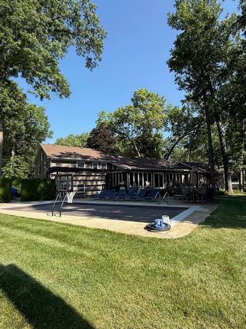 4000 Hemlock Drive, Valparaiso, IN 46383