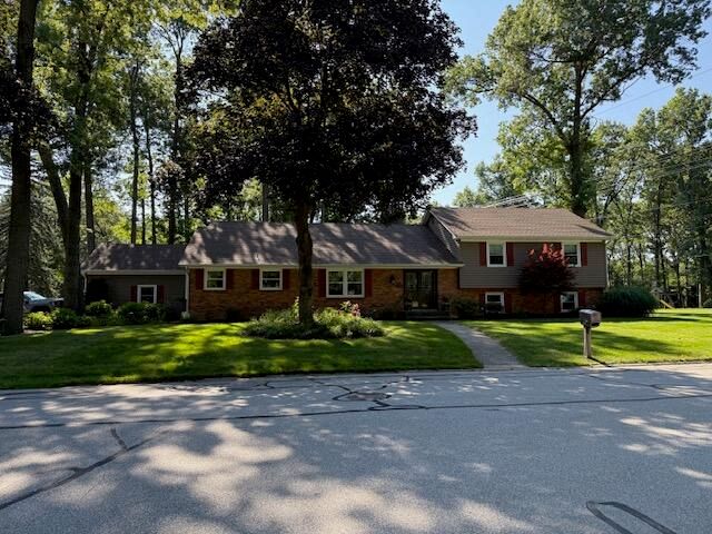 4000 Hemlock Drive, Valparaiso, IN 46383