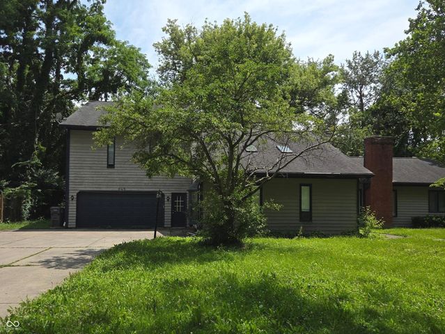 945 Fox Hill Drive, Indianapolis, IN 46228