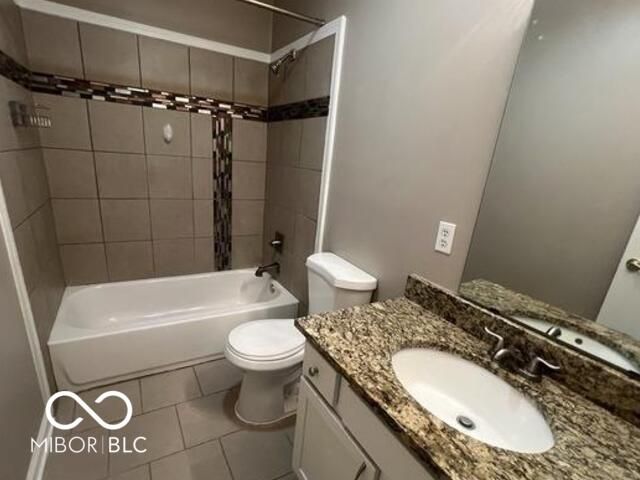 945 Fox Hill Drive, Indianapolis, IN 46228