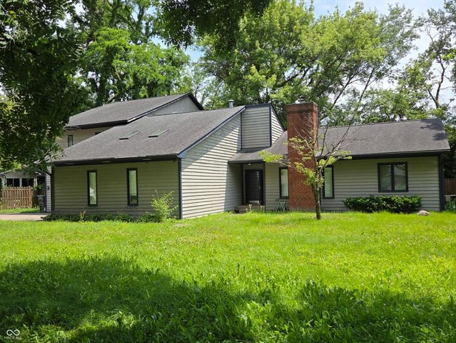 945 Fox Hill Drive, Indianapolis, IN 46228