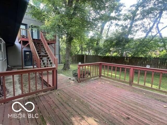 945 Fox Hill Drive, Indianapolis, IN 46228