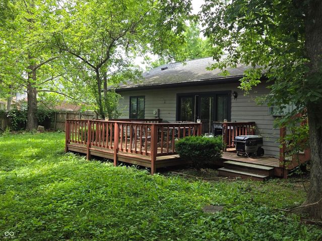 945 Fox Hill Drive, Indianapolis, IN 46228