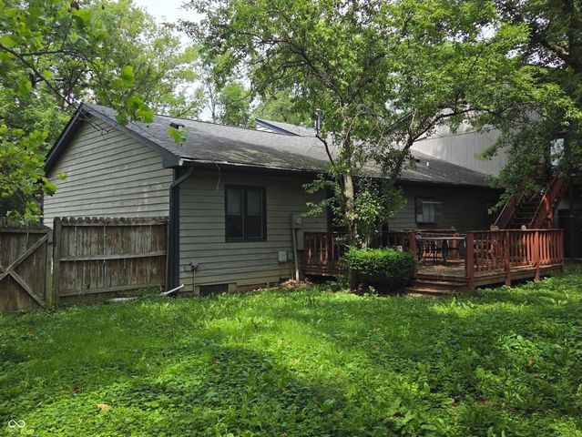 945 Fox Hill Drive, Indianapolis, IN 46228