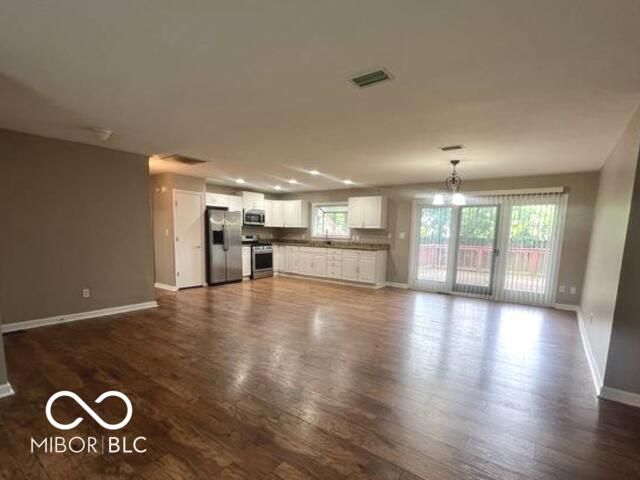 945 Fox Hill Drive, Indianapolis, IN 46228