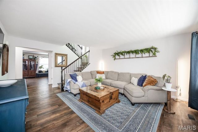 2725 Cedar Grove Drive, Belleville, IL 62221