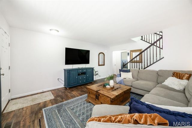 2725 Cedar Grove Drive, Belleville, IL 62221