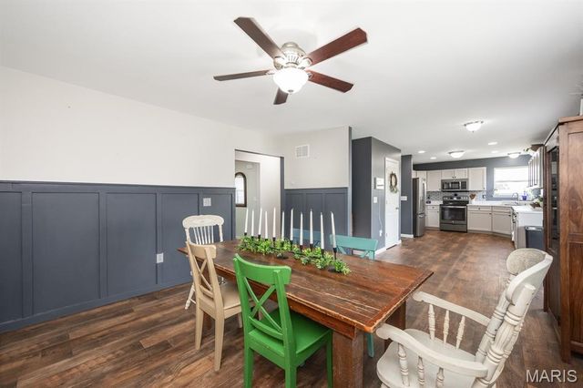 2725 Cedar Grove Drive, Belleville, IL 62221