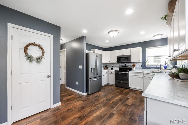 2725 Cedar Grove Drive, Belleville, IL 62221