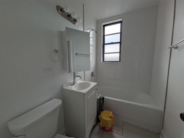 3335 W Diversey Avenue 313, Chicago, IL 60647