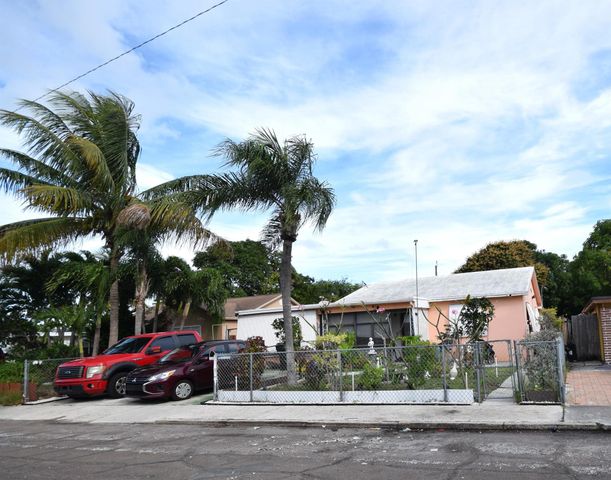 910 N C Street, Lake Worth Beach, FL 33460