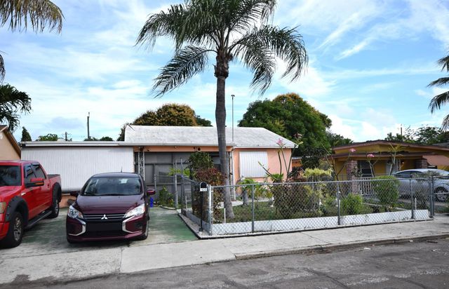 910 N C Street, Lake Worth Beach, FL 33460