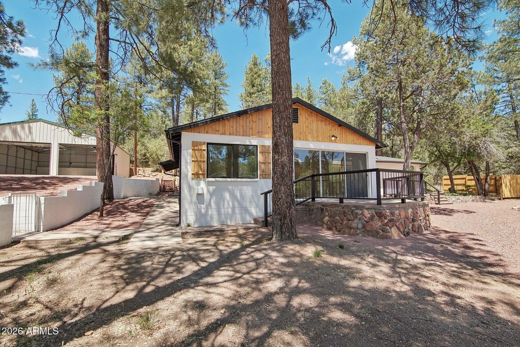 Image 3 of property listing at 8324 W FOSSIL CREEK Road, Pine, AZ 85544