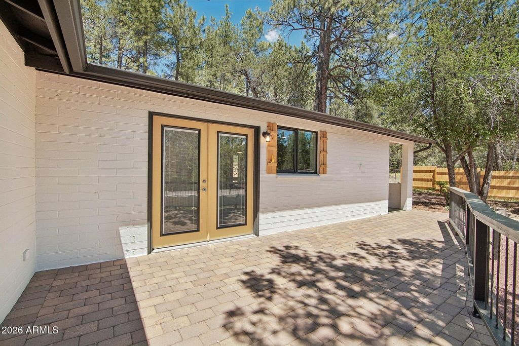 Image 4 of property listing at 8324 W FOSSIL CREEK Road, Pine, AZ 85544
