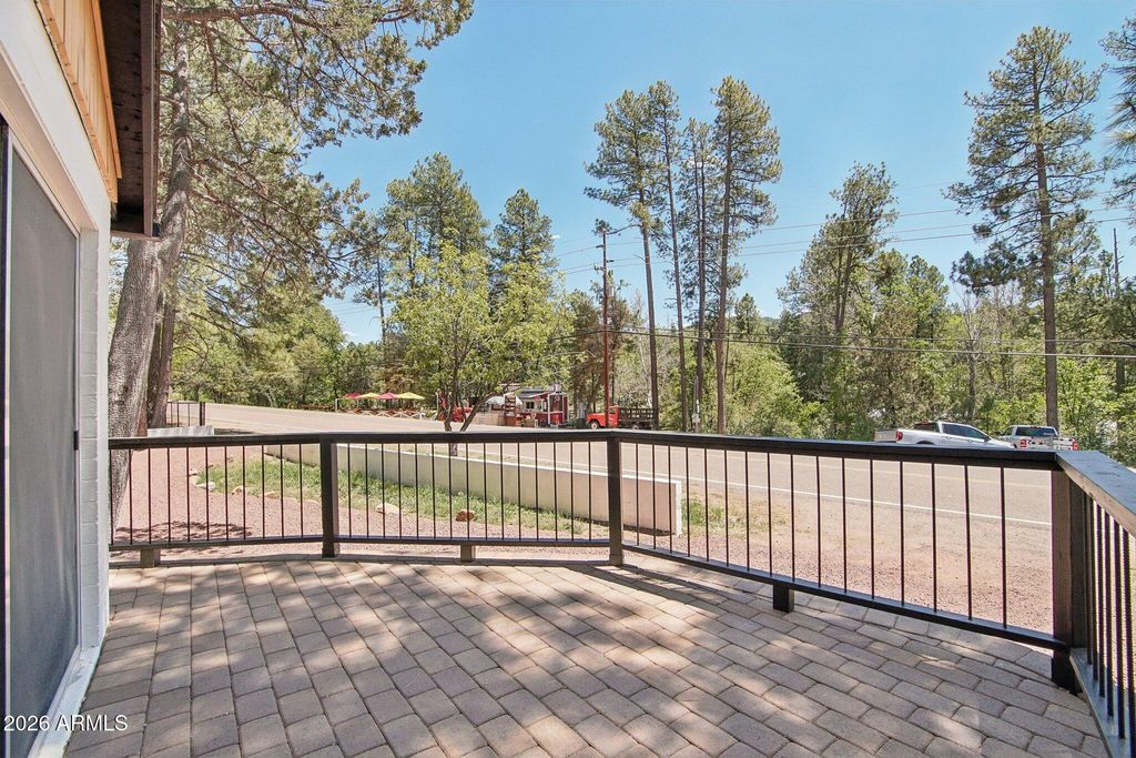 Image 5 of property listing at 8324 W FOSSIL CREEK Road, Pine, AZ 85544