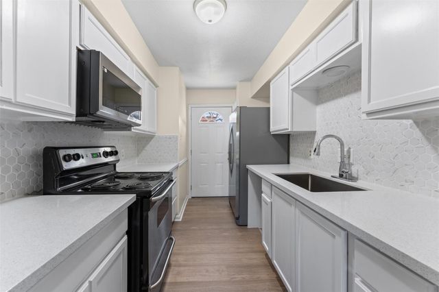 1076 Willow Oaks Circle, Pasadena, TX 77506