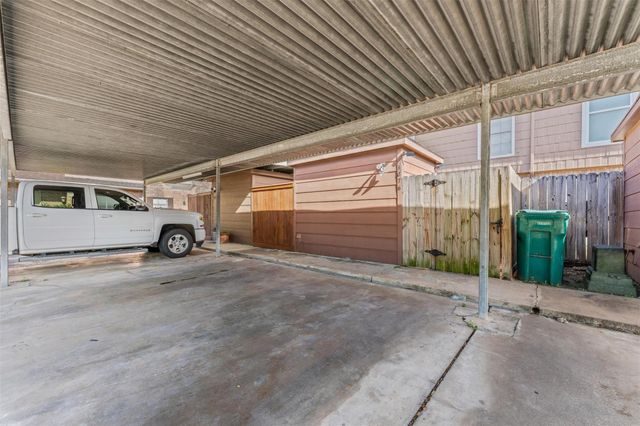 1076 Willow Oaks Circle, Pasadena, TX 77506