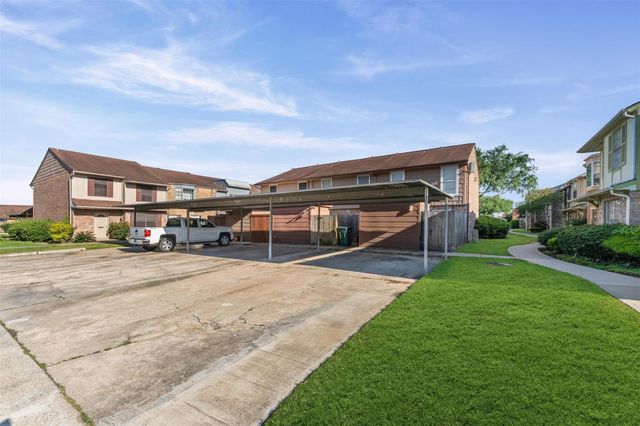 1076 Willow Oaks Circle, Pasadena, TX 77506