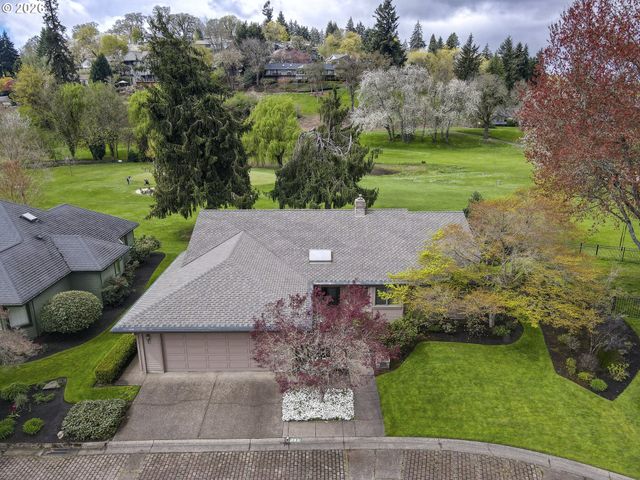 982 SHAUGHNESSY Ln, Eugene, OR 97401
