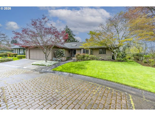 982 SHAUGHNESSY Ln, Eugene, OR 97401