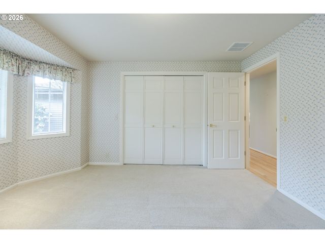 982 SHAUGHNESSY Ln, Eugene, OR 97401