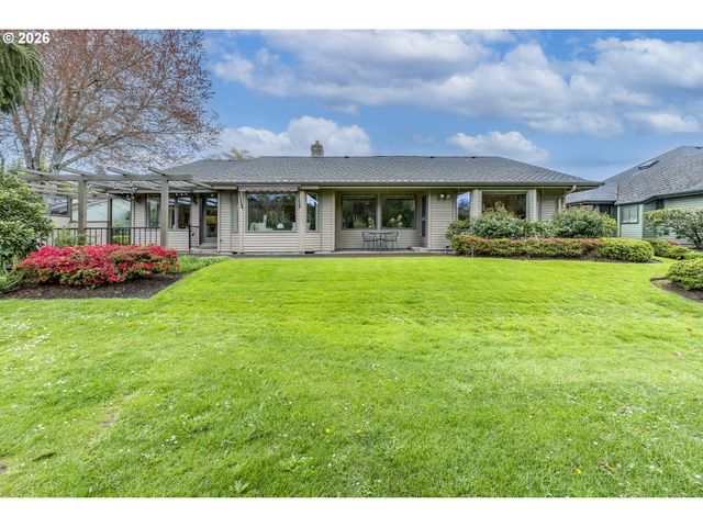 982 SHAUGHNESSY Ln, Eugene, OR 97401