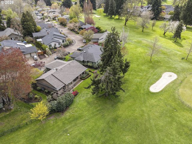 982 SHAUGHNESSY Ln, Eugene, OR 97401
