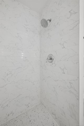 70 Pheasant Run, Roslyn, NY 11576