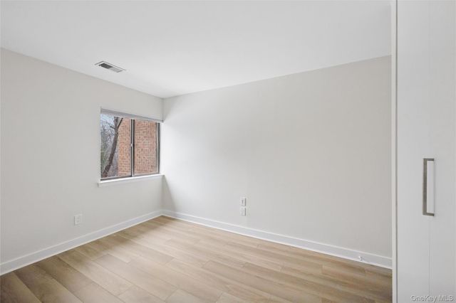 70 Pheasant Run, Roslyn, NY 11576