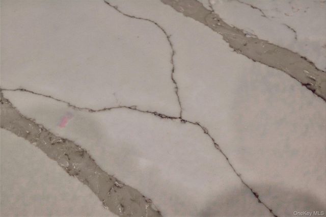 70 Pheasant Run, Roslyn, NY 11576