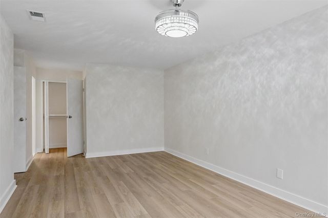 70 Pheasant Run, Roslyn, NY 11576