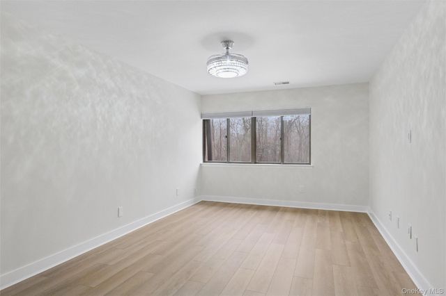 70 Pheasant Run, Roslyn, NY 11576